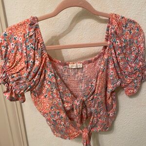 Super cute and trendy top! Perfect for a fun night with the girls!